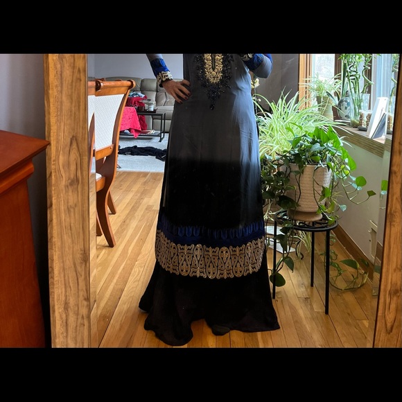 Dress - Picture 6 of 7